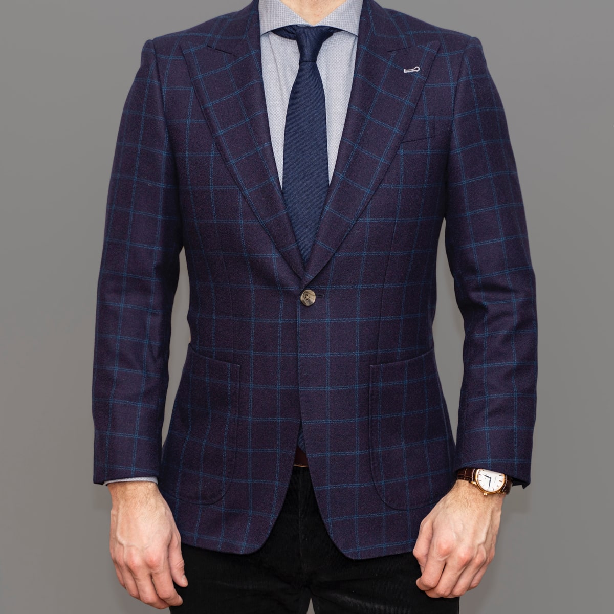 the-young-european-style-business-suit-augusttailor